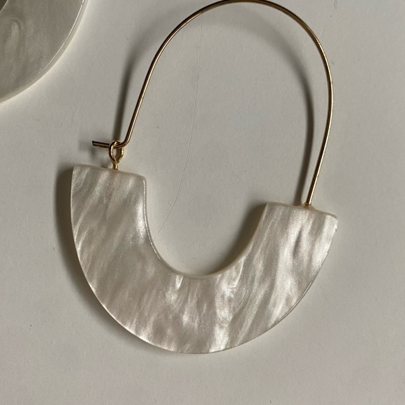 Target earrings. - Picture 2 of 7